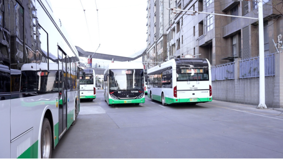 “超基因”賦能，宇通雙源無軌電車引領城市多樣化出行(圖1)